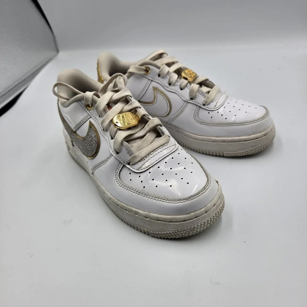 Nike Air Force 1 Low NOLA White / Gold Patent Leather Size 5Y